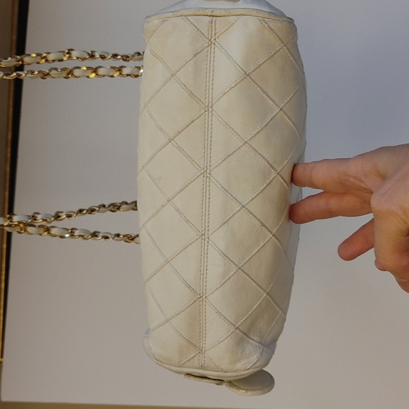VTG Chanel White Bag - Picture 16 of 16